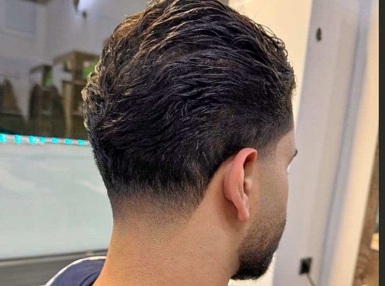 Taper Fade im Nacken, von hinten